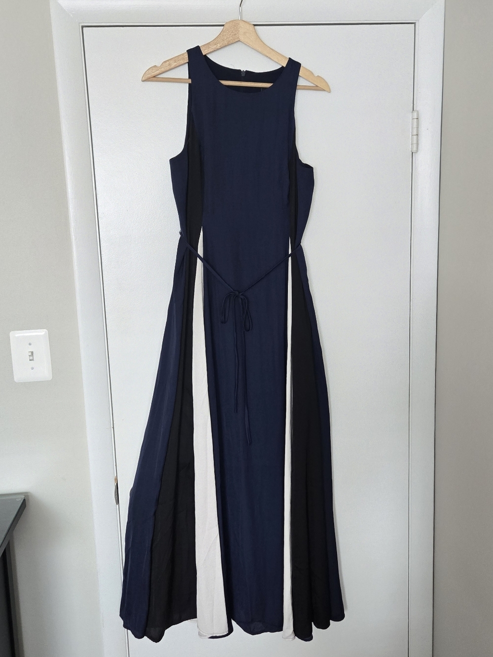 NWT Banana Republic Flowy Tie Waist Maxi Dress Size 6 - Picture 3 of 6